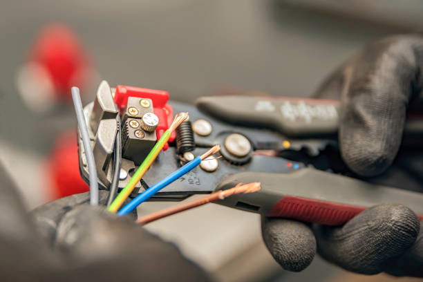 Best Electric Panel Repair  in Farmington, IL